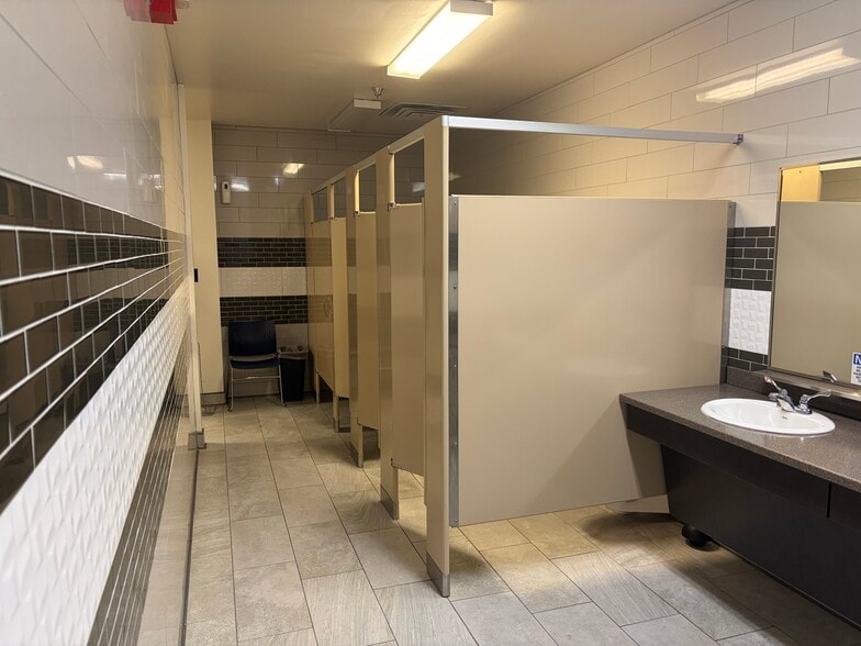 More Photos Of 1999 Mount Read Blvd, Rochester Manufacturing For Lease