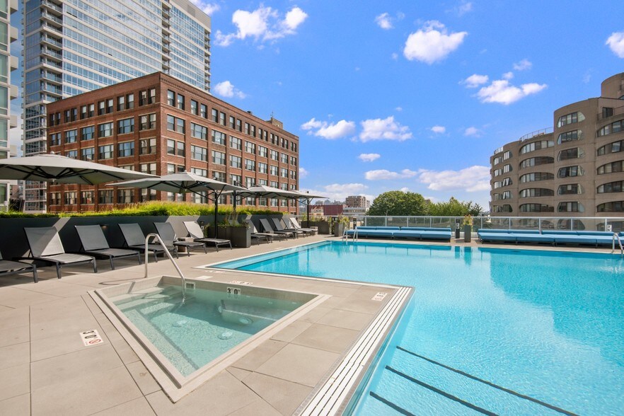 More Photos Of 720 S Wells St, Chicago Multifamily For Sale