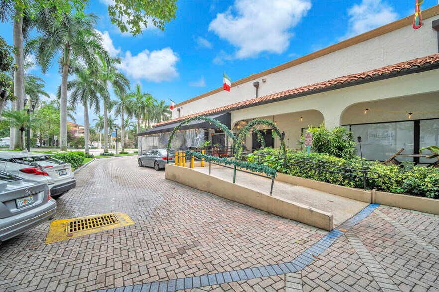 More Photos Of 6020 N Federal Hwy, Boca Raton General Retail For Sale