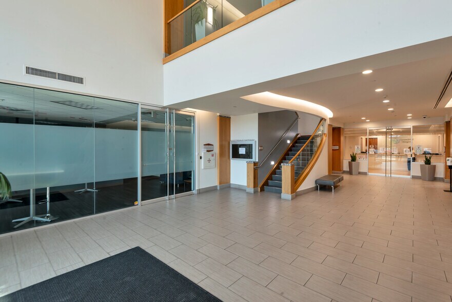 More Photos Of 9201 E Mountain View Rd, Scottsdale Medical For Lease