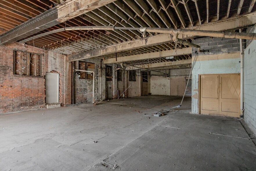 More Photos Of 3745 Cass Ave, Detroit Freestanding For Sale