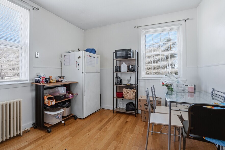 More Photos Of 632 Fall River Ave, Seekonk Apartments For Sale