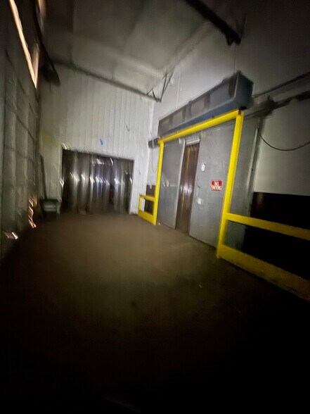 More Photos Of 8716 SE 15th St, Oklahoma City Distribution For Sale