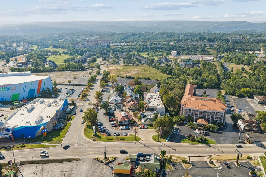More Photos Of 2800 W 76 Country Blvd, Branson Coworking Space