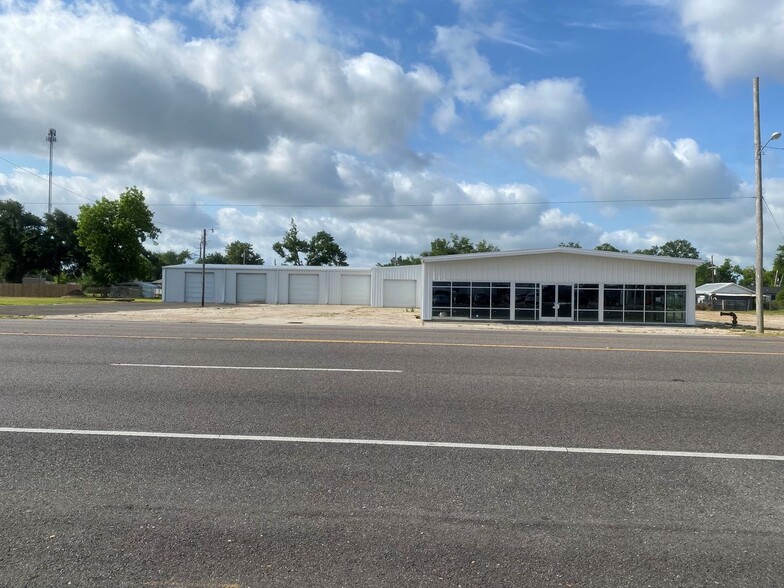 Primary Photo Of 1035 E Napoleon St, Sulphur Warehouse For Lease