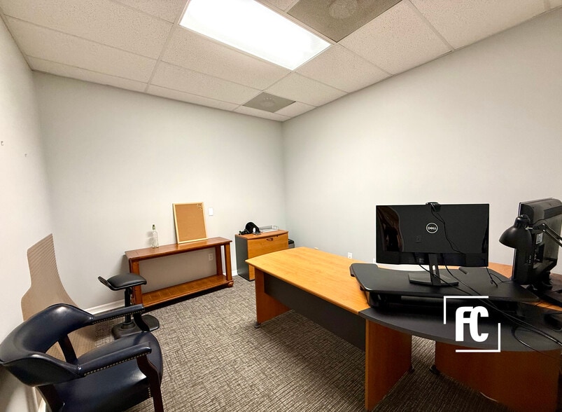 More Photos Of 609-673 SE Central Pky, Stuart Office For Sale