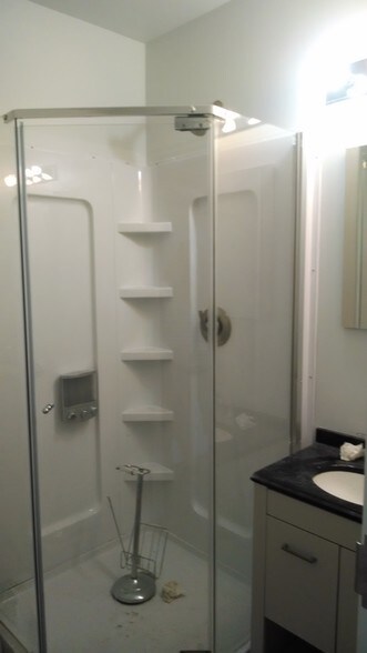 More Photos Of 8800 Venture Ave SE, Calgary Warehouse For Lease