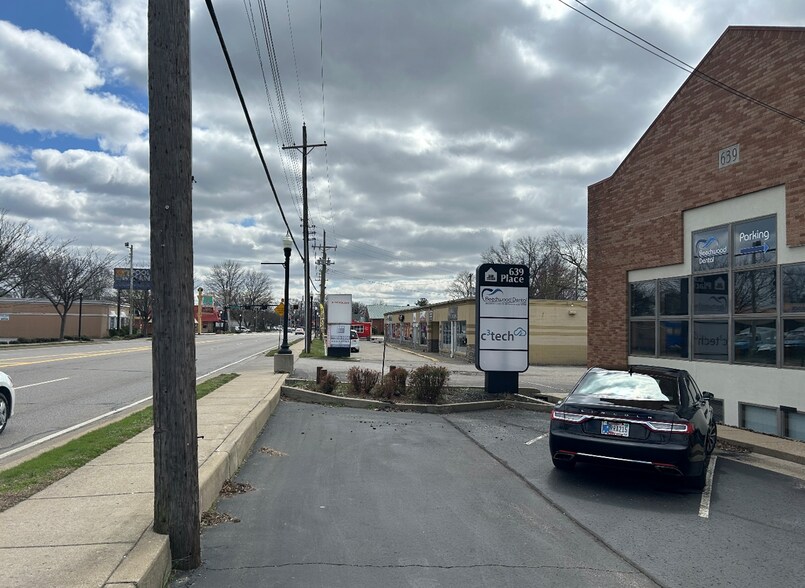 More Photos Of 629-639 Eastern Blvd, Clarksville Medical For Lease