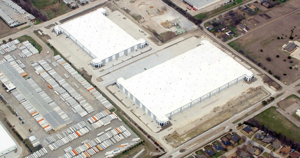 More Photos Of 1001 E Wintergreen Rd, DeSoto Warehouse For Lease