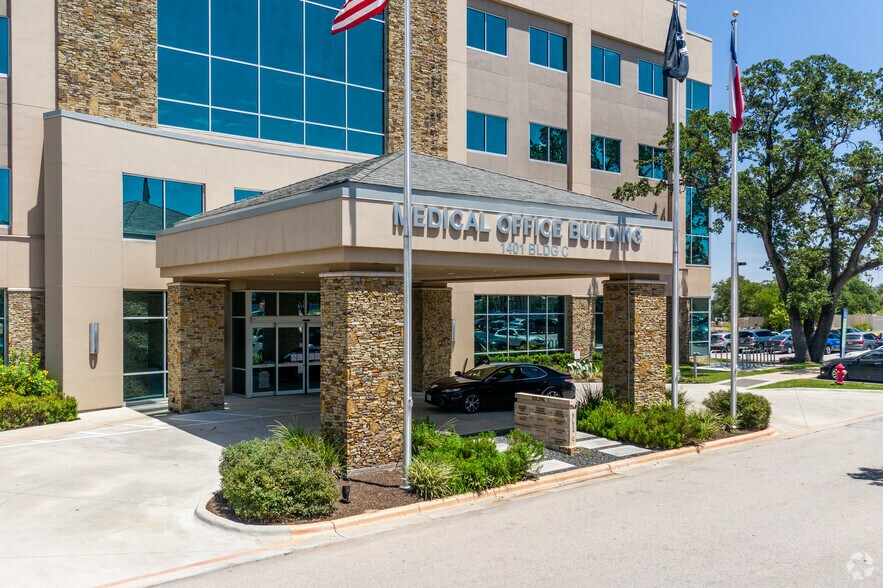 More Photos Of 1401 Medical Pky, Cedar Park Medical For Lease