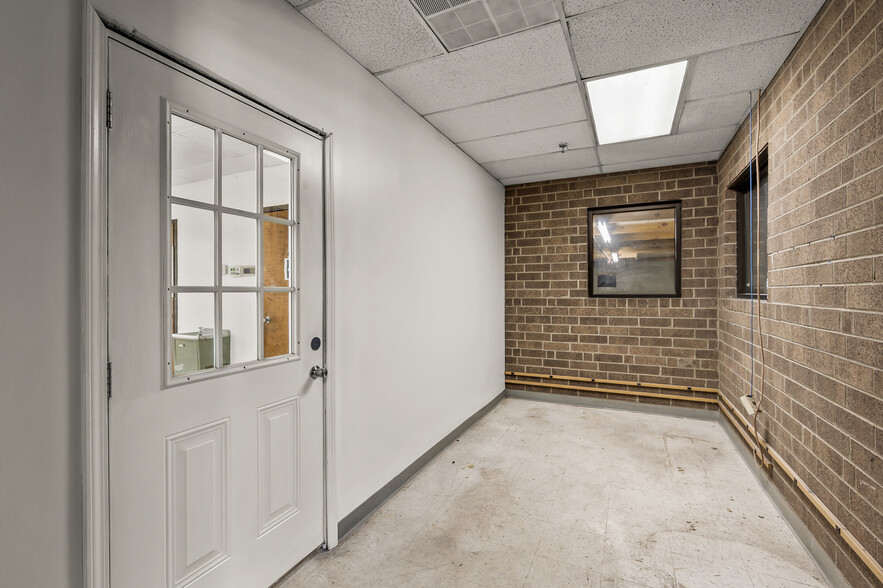 More Photos Of 1908 Nuggett Rd, High Point Warehouse For Sale