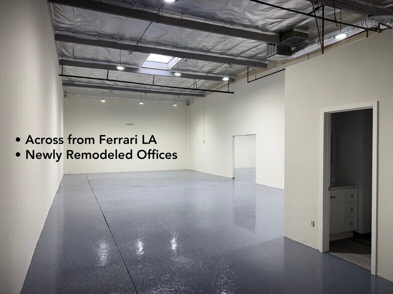 Primary Photo Of 7020 Hayvenhurst Ave, Van Nuys Showroom For Lease