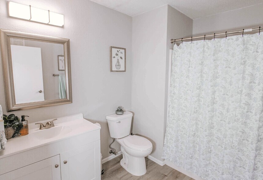 More Photos Of 2807 Lincoln Way, Sioux City Apartments For Sale