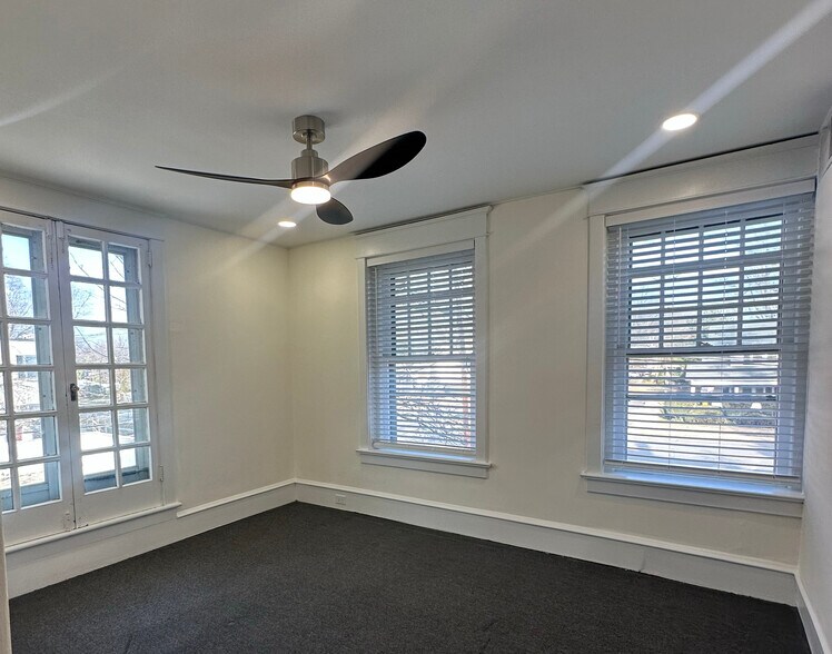 More Photos Of 600 S White Horse Pike, Audubon Medical For Lease