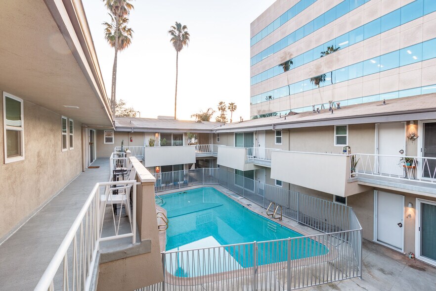 More Photos Of 4837 Hayvenhurst Ave, Encino Apartments For Sale