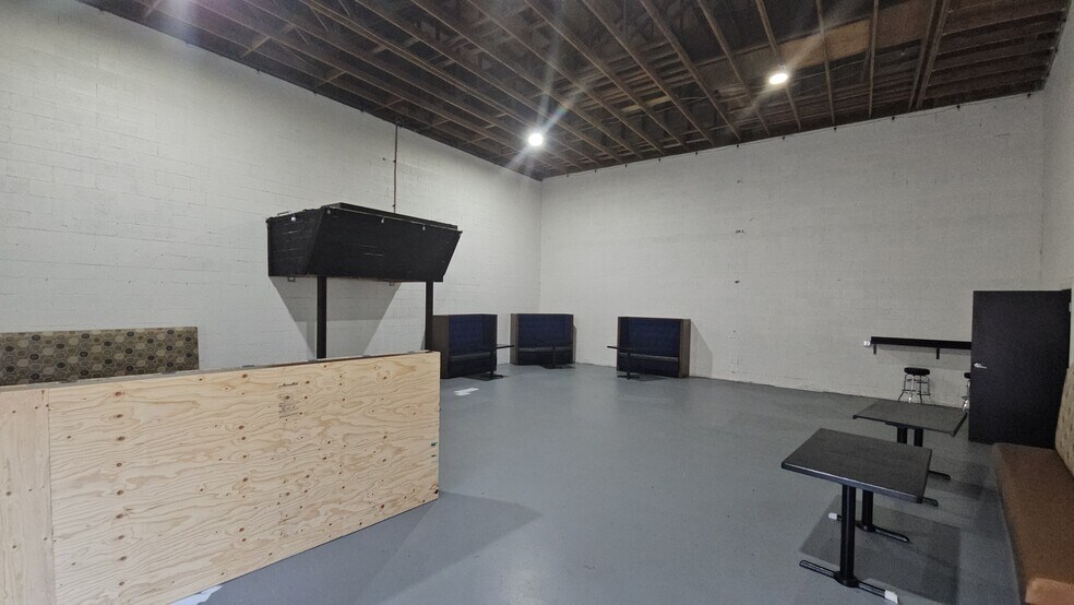 More Photos Of 5833 NE Portland Hwy, Portland Flex For Sale