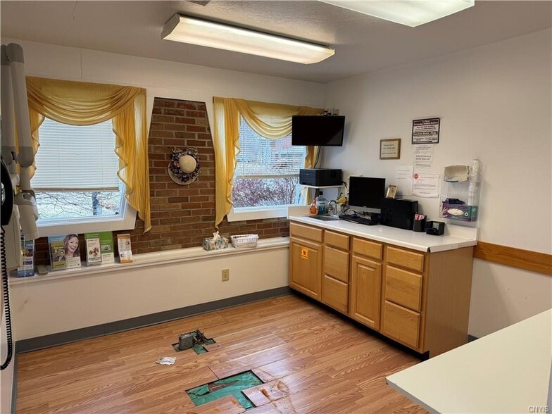 More Photos Of 140 Eastern Blvd, Watertown Office For Sale