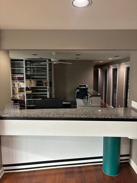 More Photos Of 6745 W 127th St, Palos Heights Office For Sale