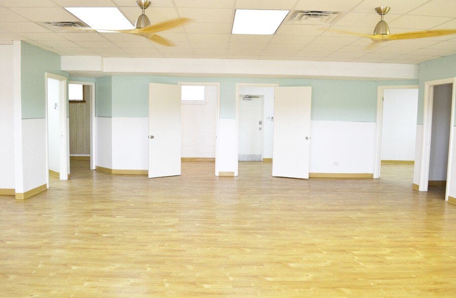 More Photos Of 200 N Carrier Pky, Grand Prairie Loft Creative Space For Lease