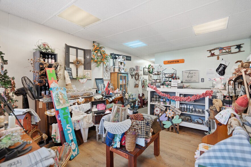 More Photos Of 200-202 W Main St, Monongahela Storefront Retail Residential For Sale