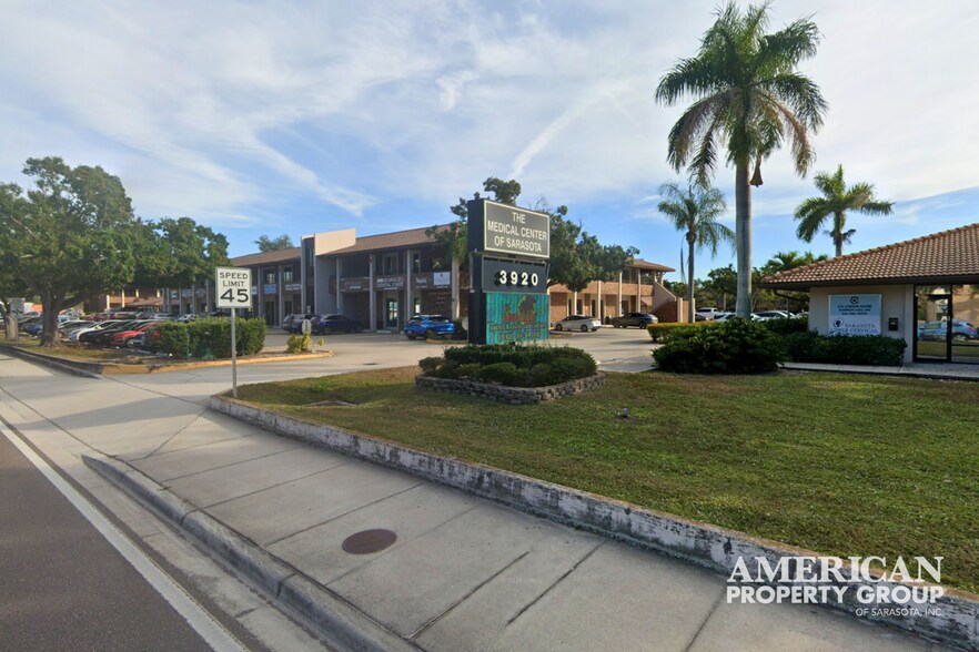 More Photos Of 3920 Bee Ridge Rd, Sarasota Medical For Lease