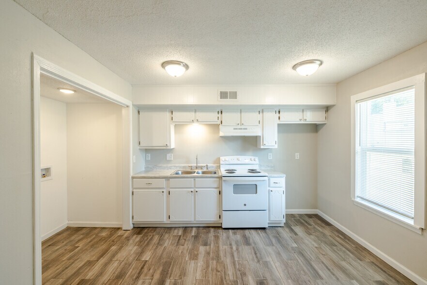 More Photos Of 961 Old Hickory Blvd, Jackson Apartments For Sale