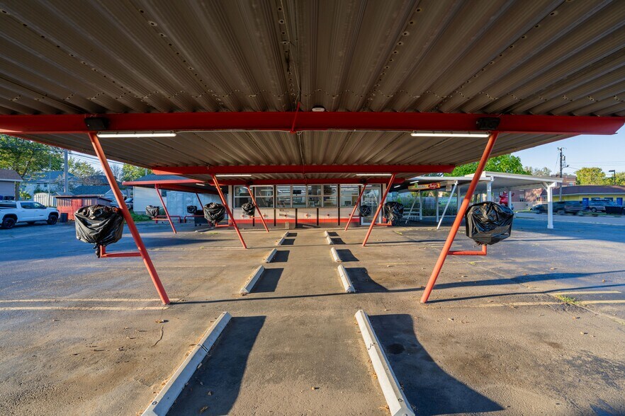 More Photos Of 514 S Water St, Sparta Fast Food For Sale