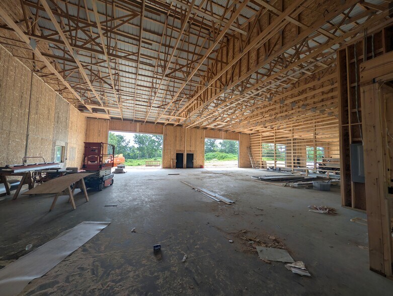 More Photos Of N7144 Bowers Rd, Elkhorn Industrial For Lease