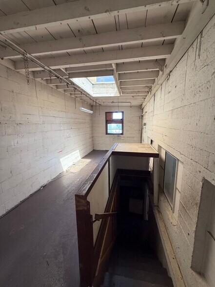 More Photos Of 1156 San Carlos Ave, San Carlos Storefront For Lease