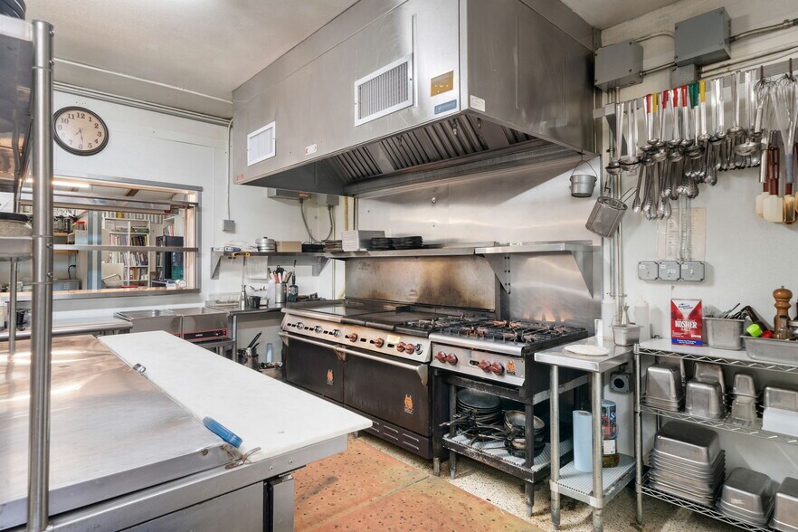 More Photos Of 101 Provence View Ln, Sequim Restaurant For Sale