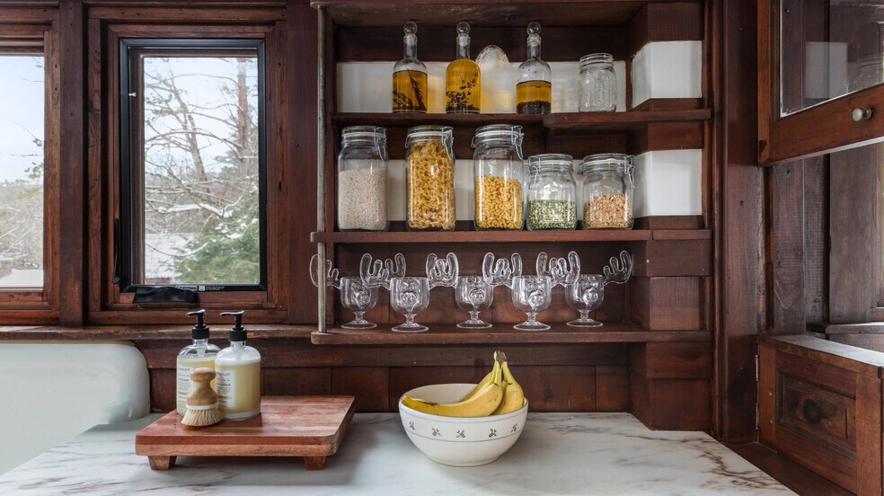 More Photos Of 56 Turner Mill Ln, Stowe Specialty For Sale