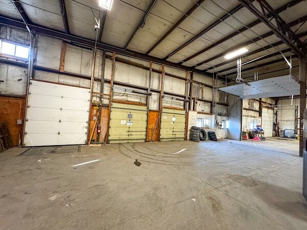 More Photos Of 823 Ferry Rd, Charlotte Warehouse For Sale