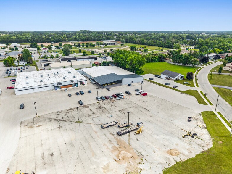 More Photos Of 1019 Egg Harbor Rd, Sturgeon Bay General Retail For Lease