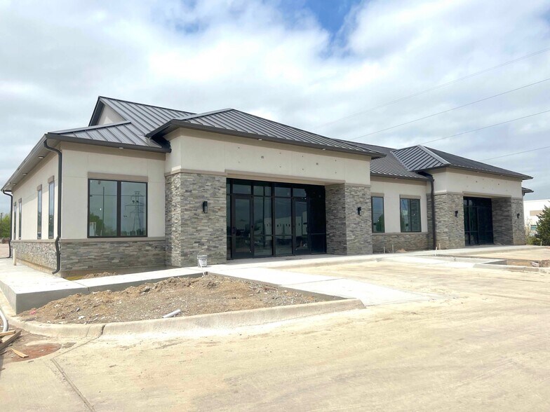 More Photos Of 525 Shiloh Rd, Plano Unknown For Lease