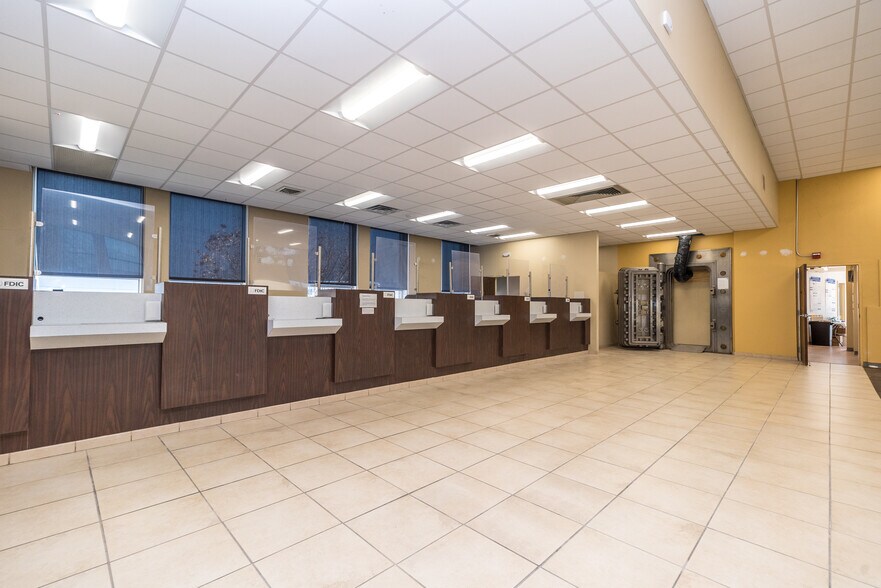 More Photos Of 210 W Main St, Lansdale Bank For Lease