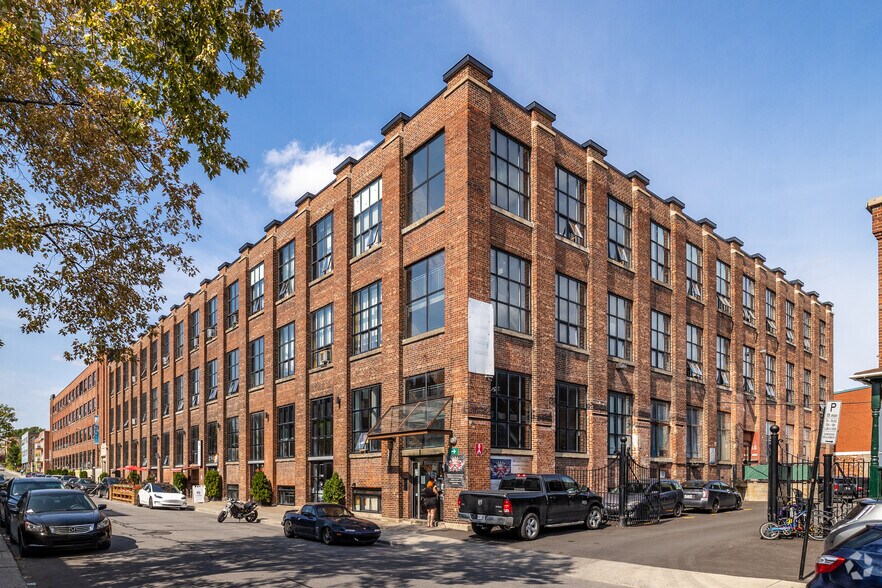 More Photos Of 2017-2121 Rue Parthenais, Montréal Loft Creative Space For Lease