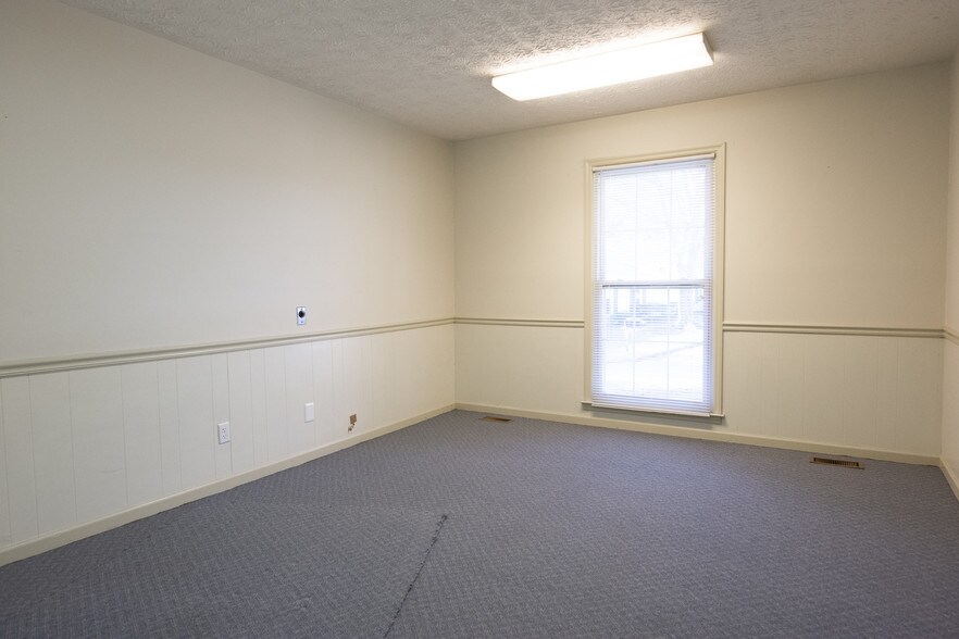 More Photos Of 213 Jeff Davis Pl, Fayetteville Medical For Lease
