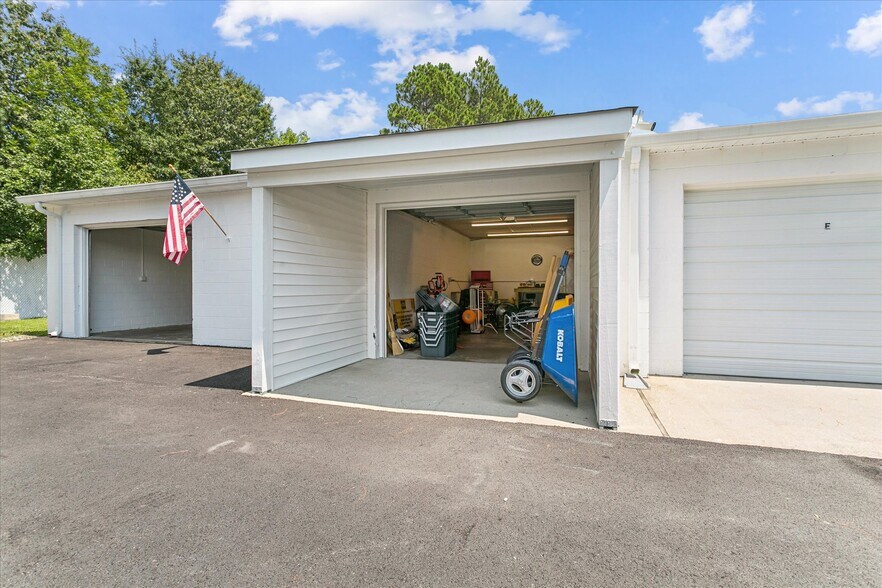 More Photos Of 110 Production Dr, Yorktown Manufacturing For Sale