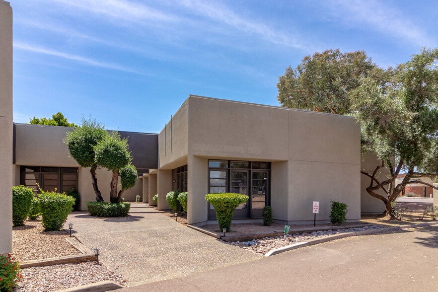 More Photos Of 8075 E Morgan Trl, Scottsdale Medical For Sale