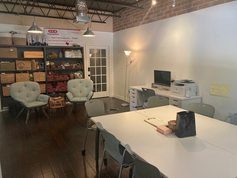 More Photos Of 2003 N Lamar Blvd, Austin Office For Lease