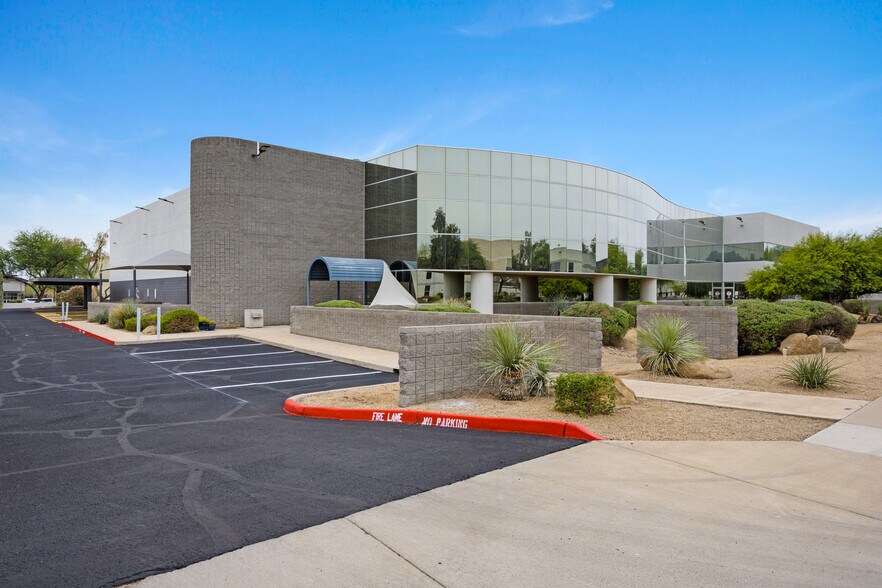 More Photos Of 7543 E Tierra Buena Ln, Scottsdale Distribution For Sale