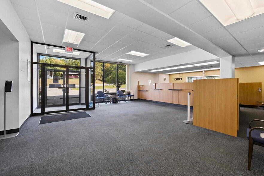 More Photos Of 5942 Us-60, Ashland Bank For Sale