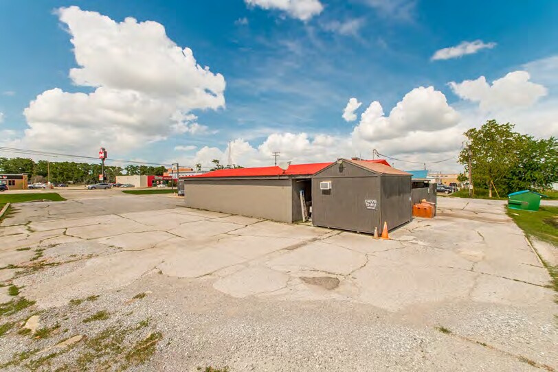 More Photos Of 7310 Highway 182 E, Morgan City General Retail For Sale
