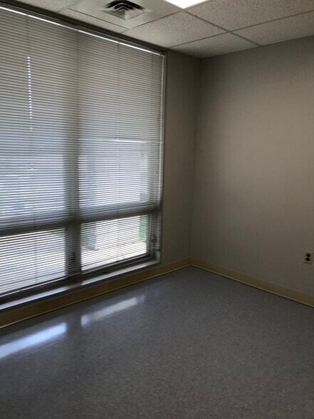 More Photos Of 4520 Oberlin Ave, Lorain Medical For Sale