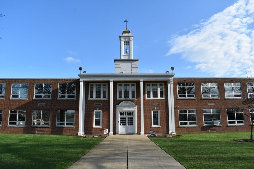 Primary Photo Of 35781 Stevens Blvd, Eastlake Schools For Sale