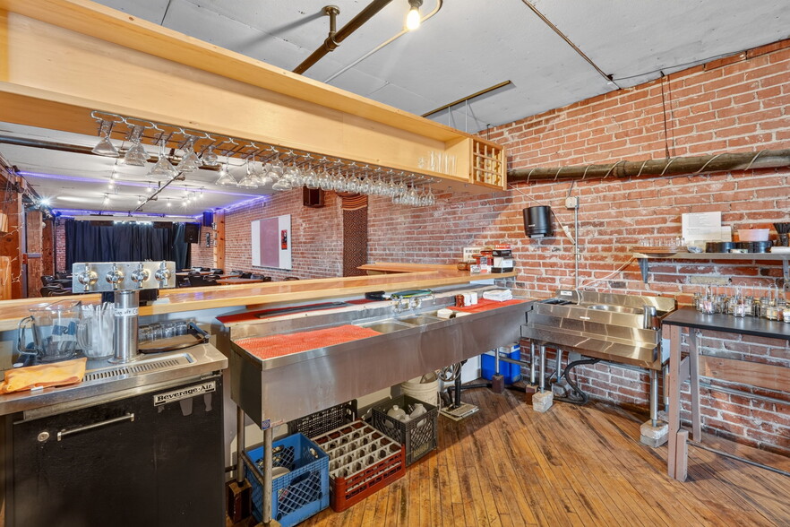 More Photos Of 615 S 1st Ave, Pocatello Restaurant For Sale