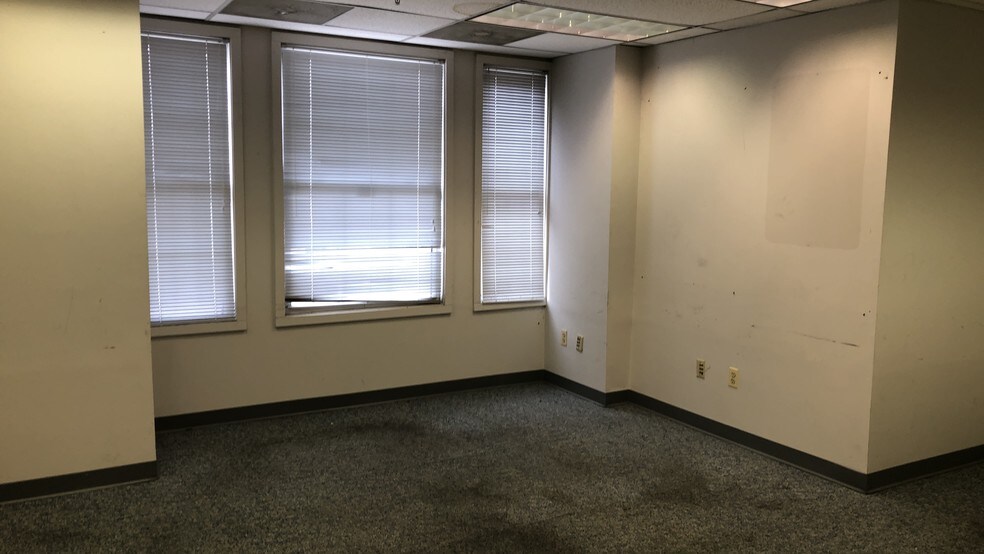 More Photos Of 75 S Main St, Phillipsburg Office For Lease