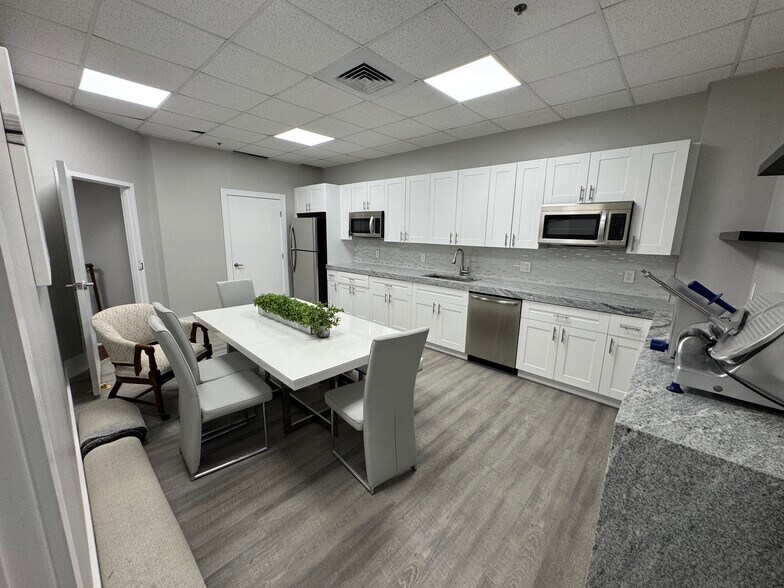 More Photos Of 901-925 Clint Moore Rd, Boca Raton Loft Creative Space For Sale