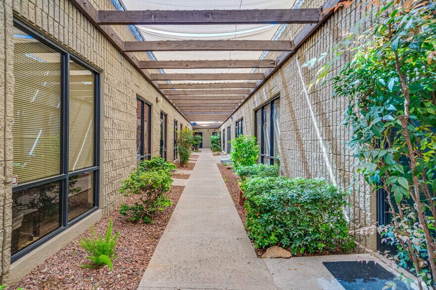 More Photos Of 1526 W Glendale Ave, Phoenix Medical For Lease