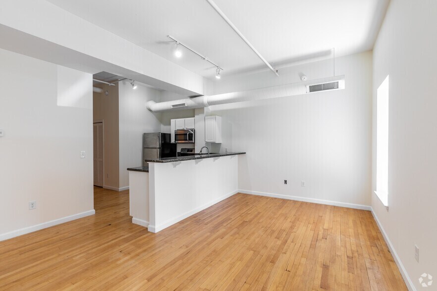 More Photos Of 221 Glen St, Glens Falls Apartments For Lease